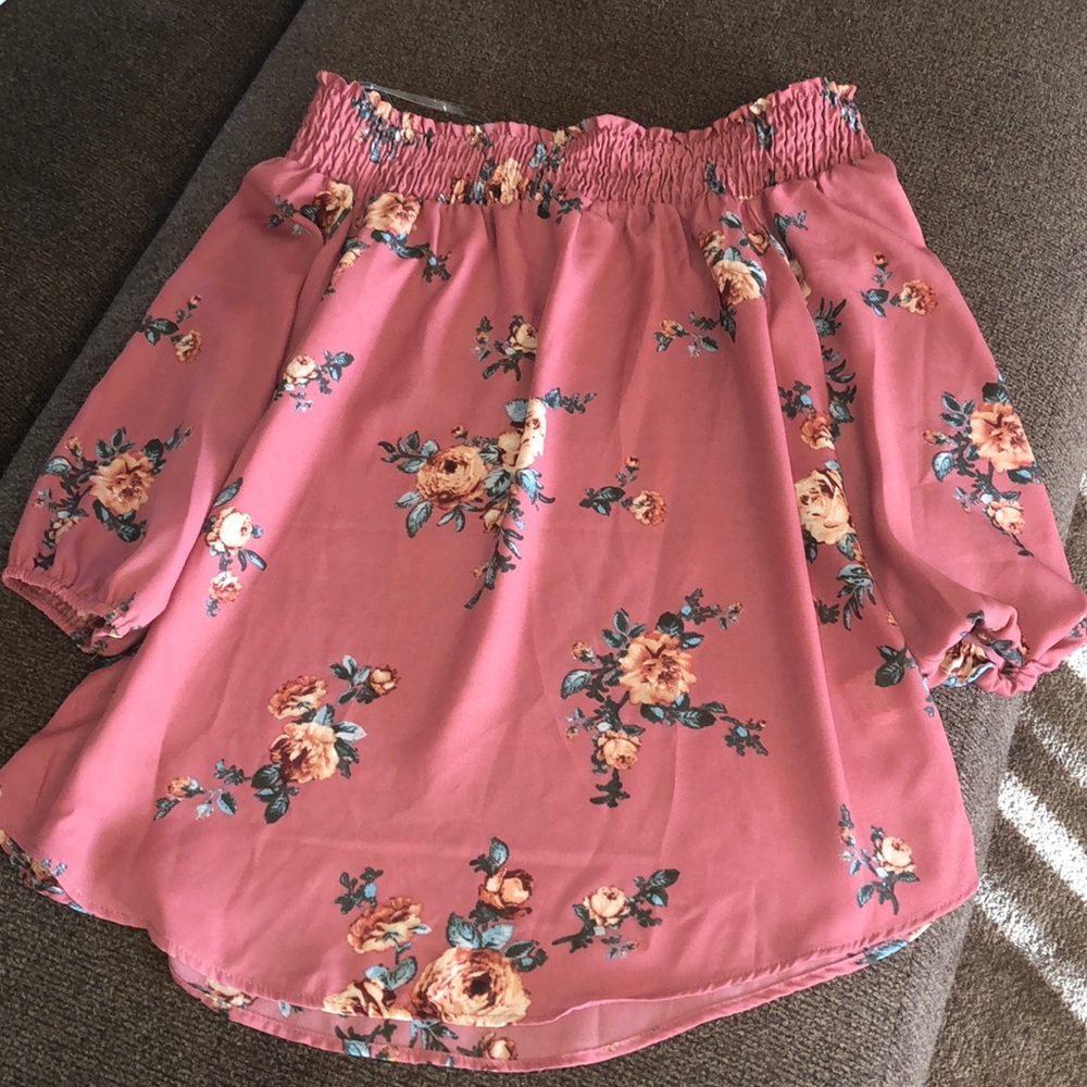 Off the shoulder floral print shirt